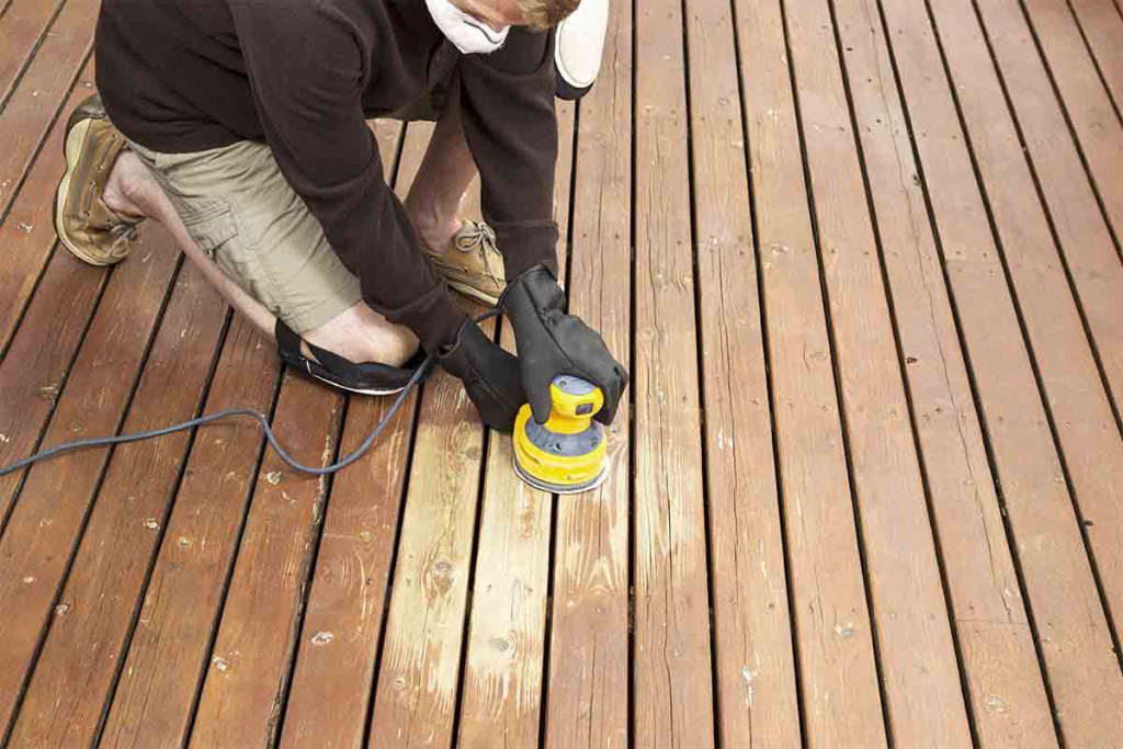 DECK RESURFACING: HOW DO YOU KNOW IF YOUR DECK NEEDS RESURFACING?